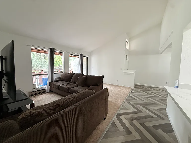 3370 Country Dr — Photo 10