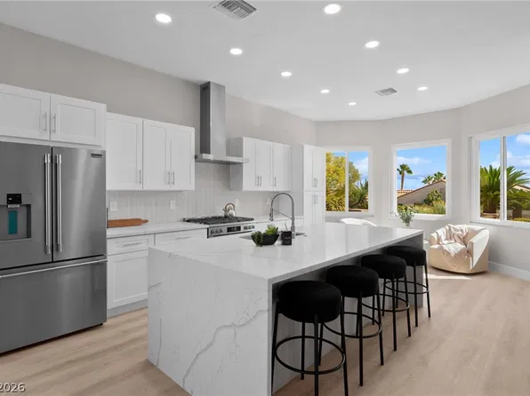 10404 Back Plains Dr, Las Vegas, NV 89134