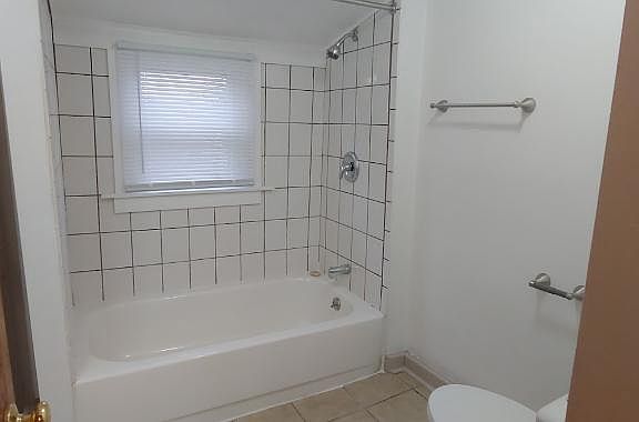 4th image of 5326 N 38th St