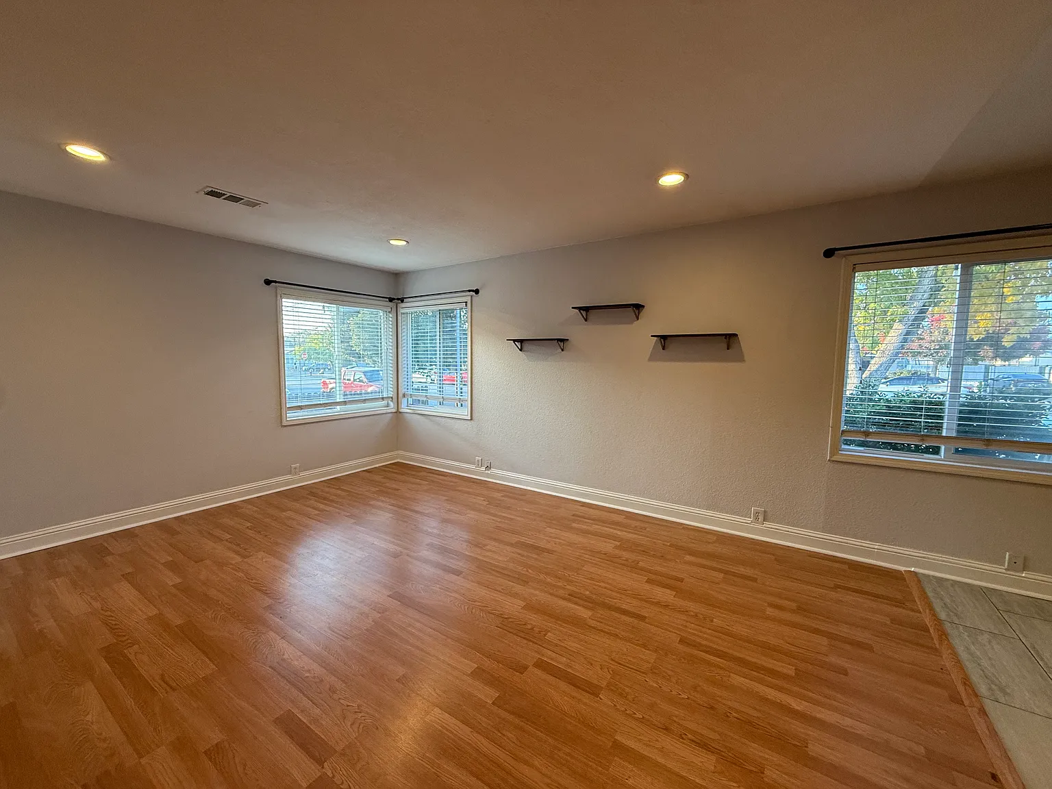 2 bed, 866 sqft, $2,650 — Photo 2