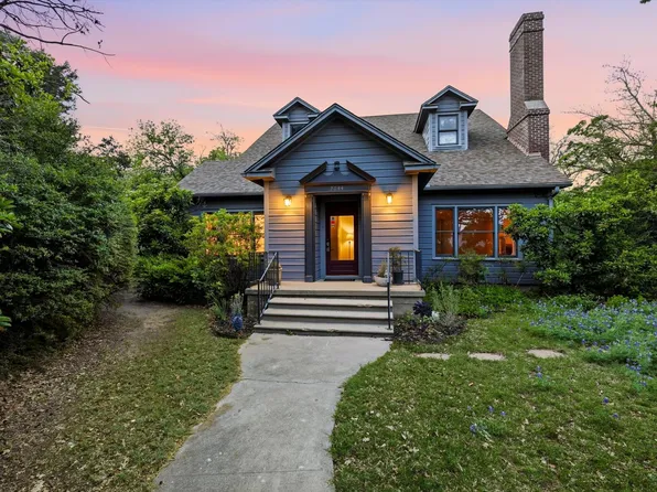 2044 W Oak St, Denton, TX 76201