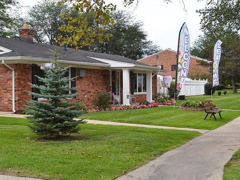 Green Acres - Saginaw, MI — Photo 15