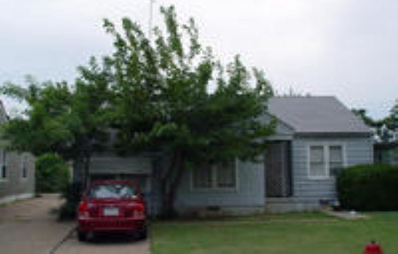 2nd image of 809 NW 17th St