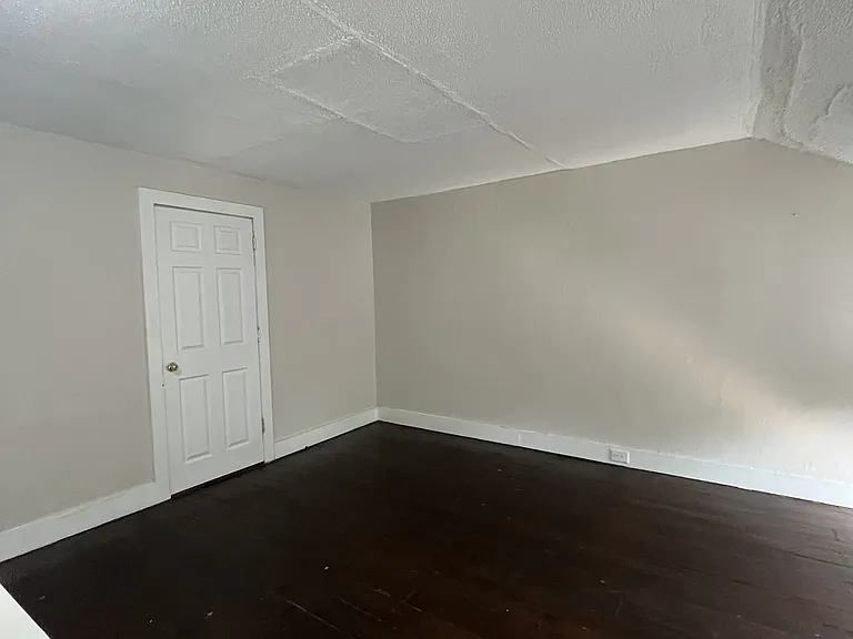 433 Centre St — Photo 12
