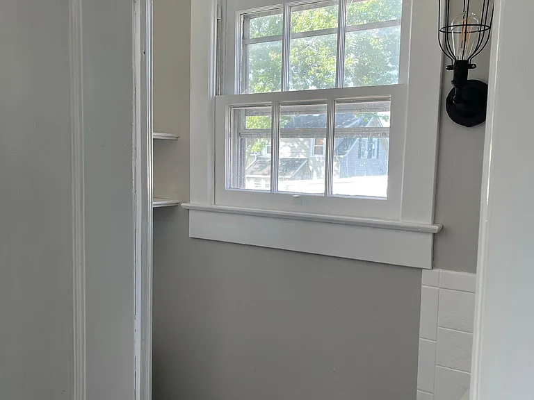 234 E Walnut St — Photo 13