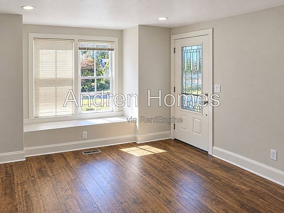 2nd image of 214 King St