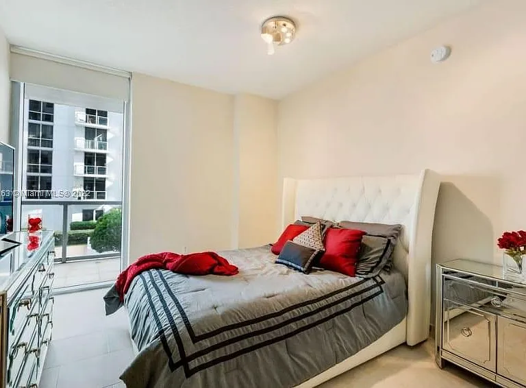 1050 Brickell Ave #1410 — Photo 16
