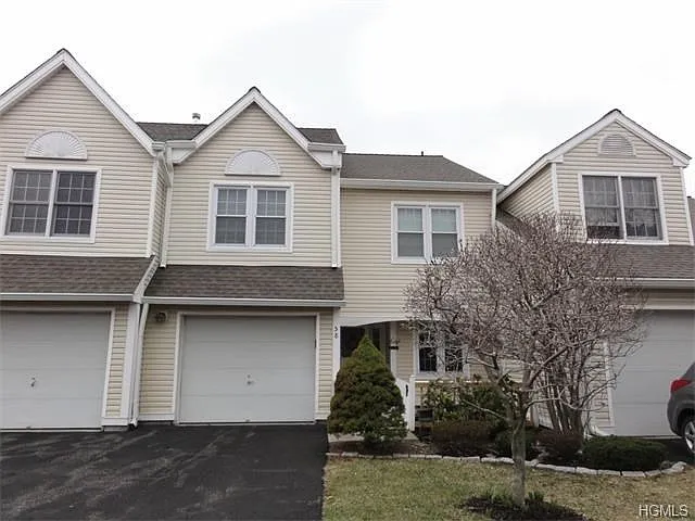 58 Spruce Ridge Dr photo 1