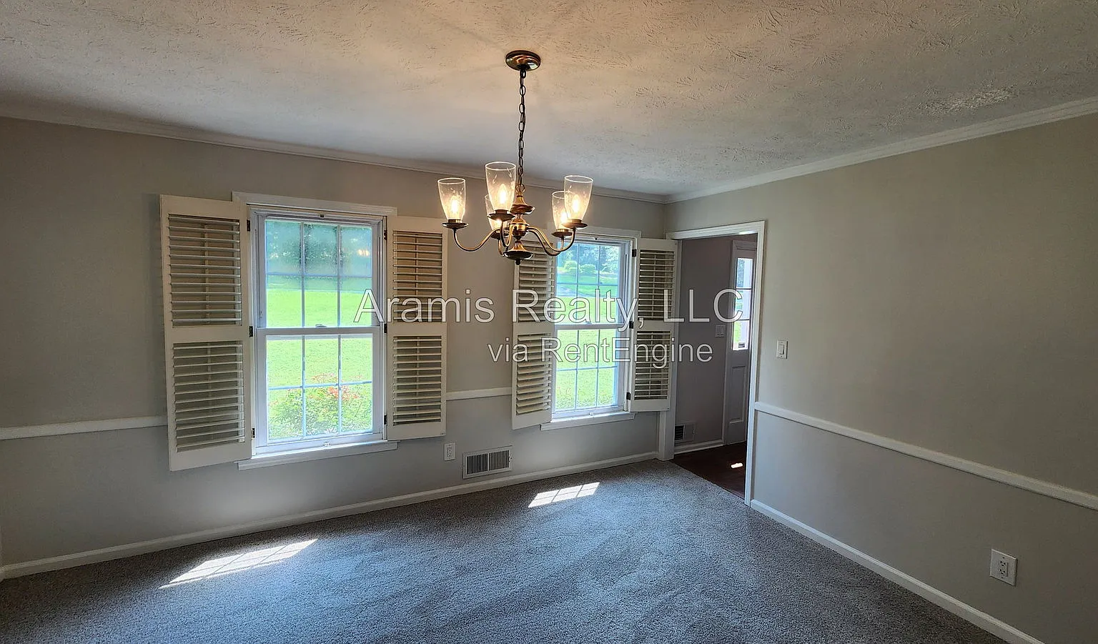 4 bed, 2.5 bath, 2687 sqft, $2,395 — Photo 4