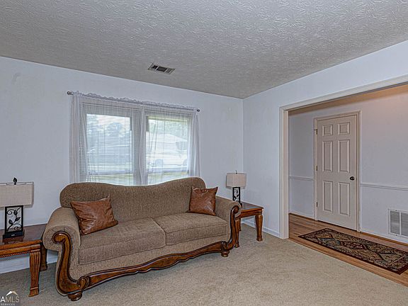 3rd image of 4309 Castlewood Ct