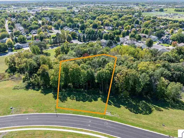 23 S Pointe Ct, Mankato, MN 56003