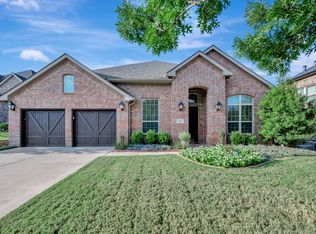 912 Champions Ct, Roanoke, TX 76262