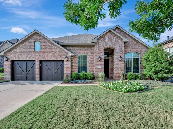 912 Champions Ct, Roanoke, TX 76262