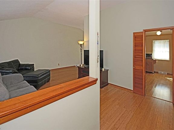 3rd image of 22701 Esther Ave