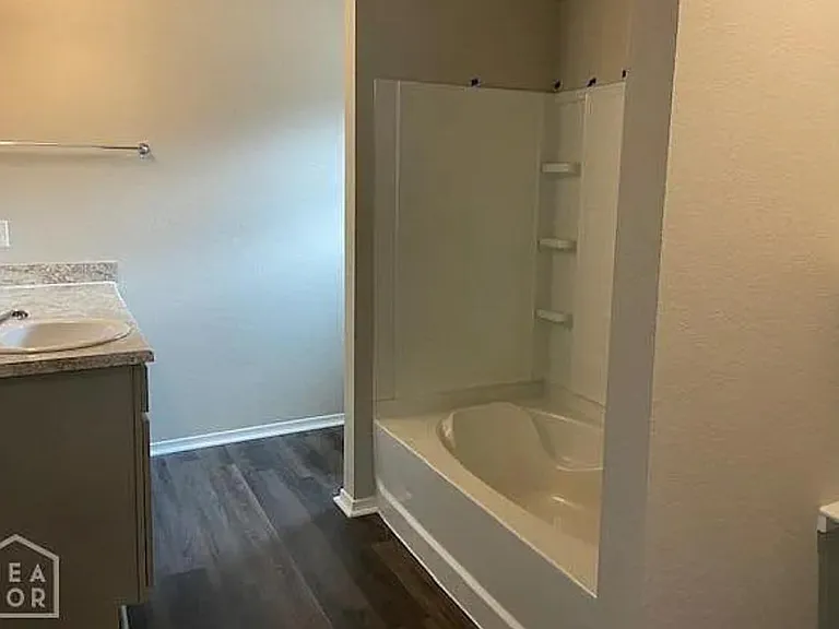 5321 Yukon Dr — Photo 6