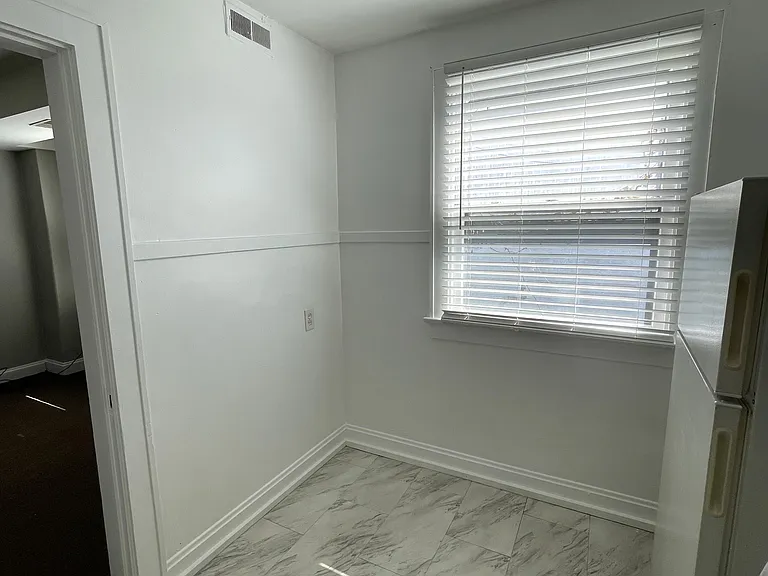 672 1/2 N High St #5 — Photo 5