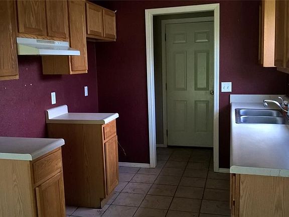 5th image of 119 Riverwood Ave