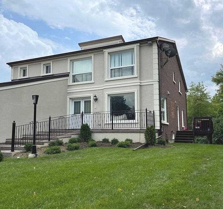 2nd image of 449 Queen Mary Dr