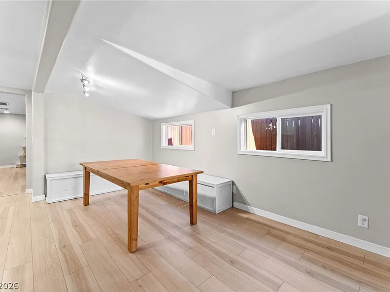 605 L Ave — Photo 26