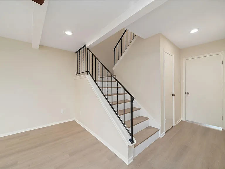 14345 Misty Meadow Ln — Photo 15