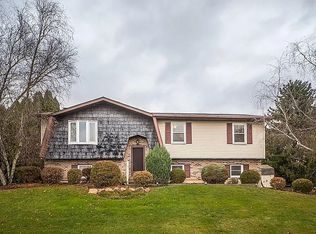 4504 Stephanie Dr, Bethlehem, PA 18020