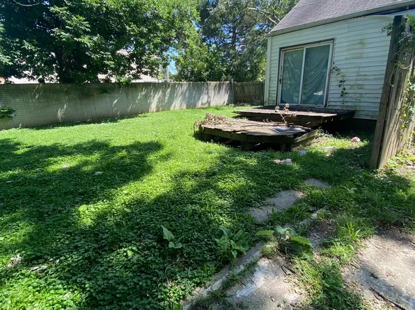 1028 Campbell St, Flint, MI 48507