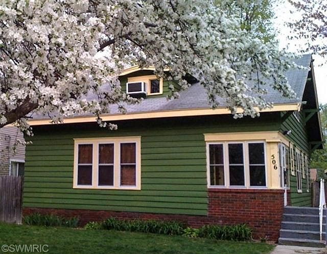 1st image of 506 Orchard St