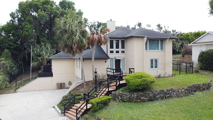 1st image of 6846 Lake View Dr