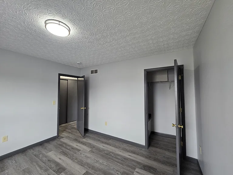 6048 Trowbridge Way — Photo 9