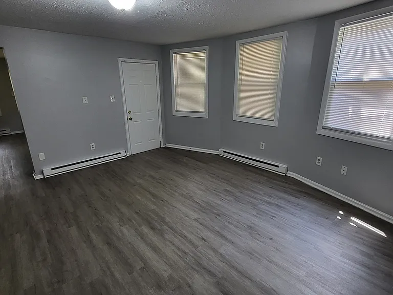 86 N Holmes Ave #A — Photo 9