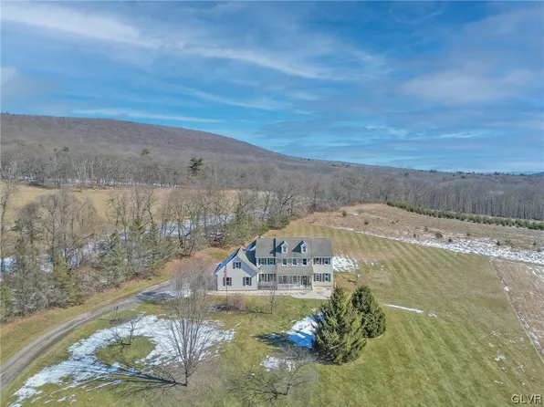 1096 High Dr W, Tamaqua, PA 18252