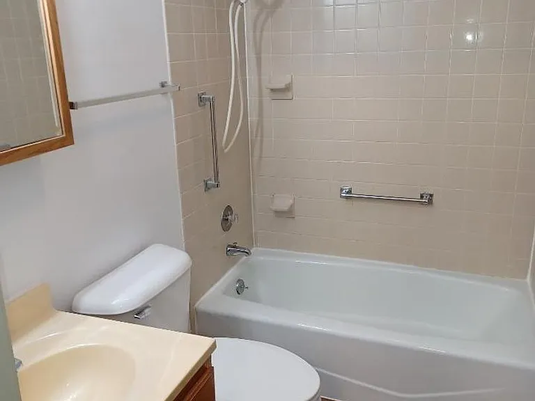 203 S Oak St — Photo 13