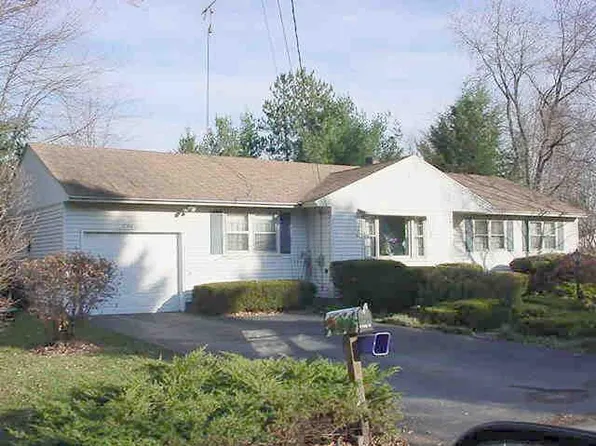 8 Park Drive, Bedford, NH 03110