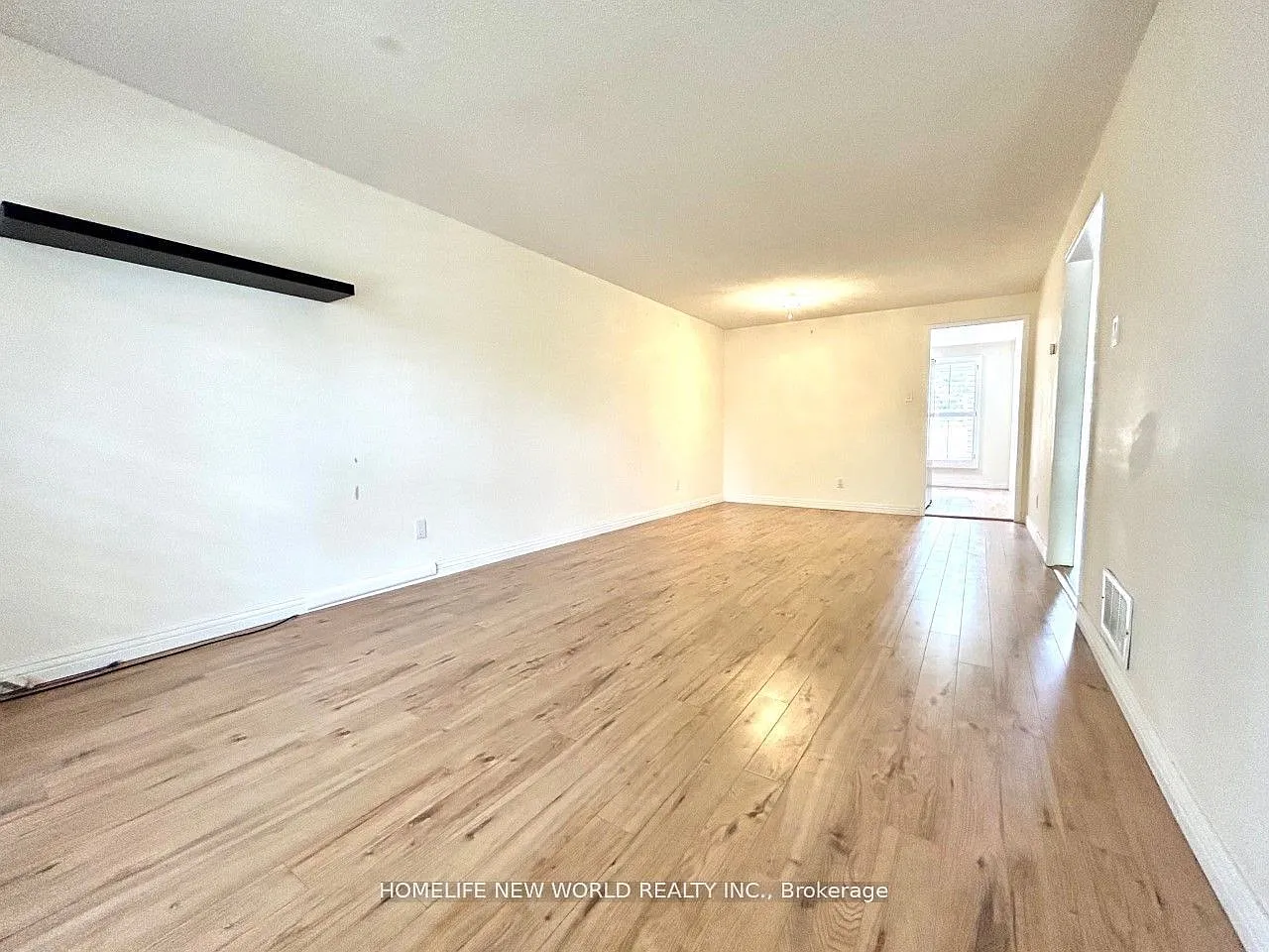 5 bed, $3,300 — Photo 4