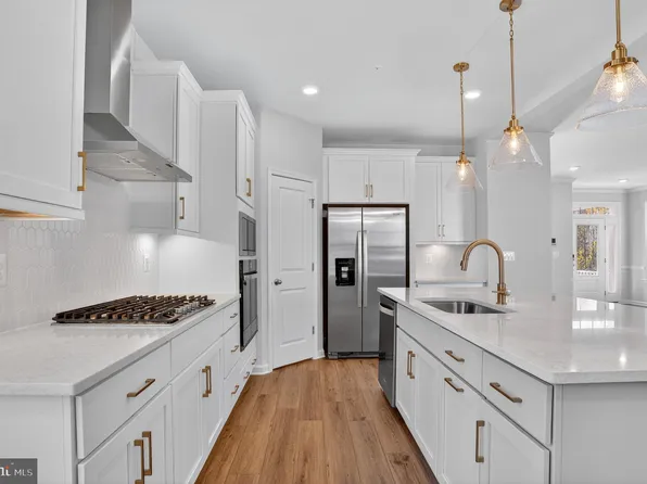 10619 Wennington St, Baltimore, MD 21220