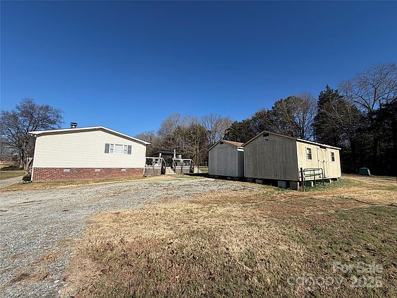 4th image of 102 Beechwood Dr