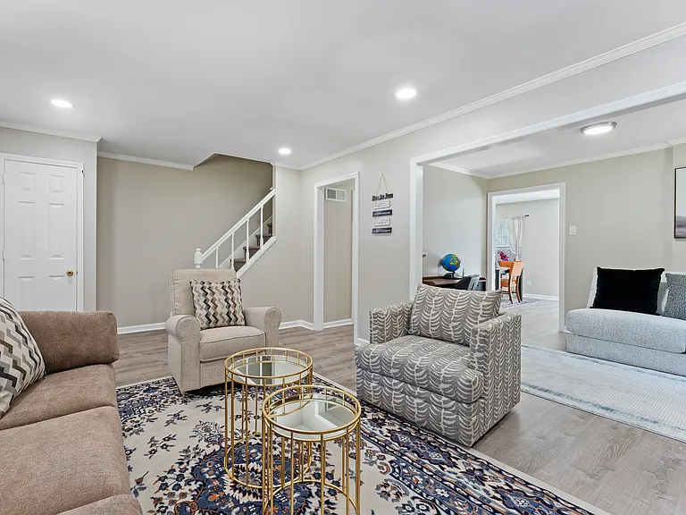 154 Old Forge Dr — Photo 5