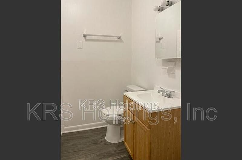 1st image of 416 S West St APT 9