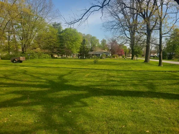 3827 Elm Dr, Berrien Springs, MI 49103