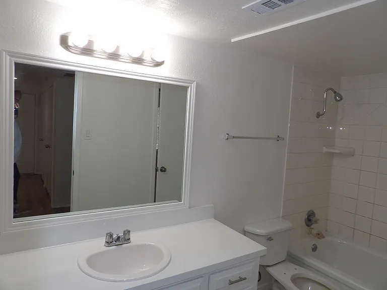 3100 Elizabeth St #101 — Photo 10