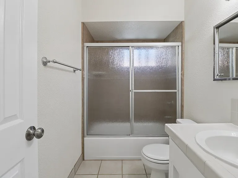 La Jollan Townhomes — Photo 18