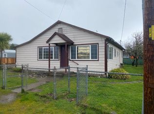 140 N 10th St, Lakeside, OR 97449