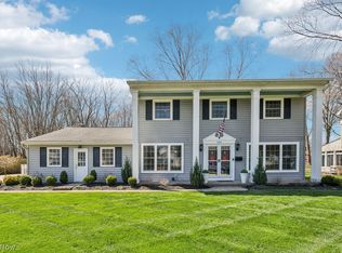 264 Woodstock Dr, Avon Lake, OH