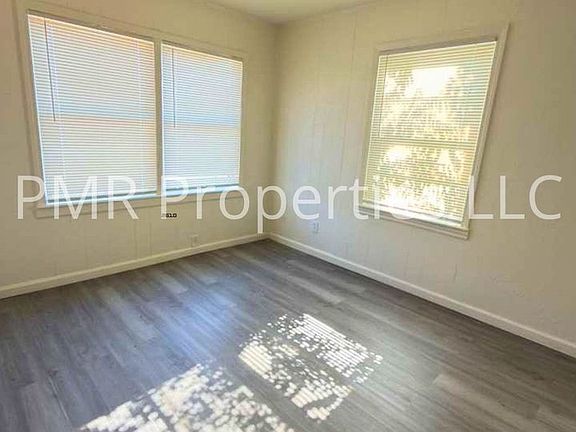 3rd image of 2406 SW D Ave