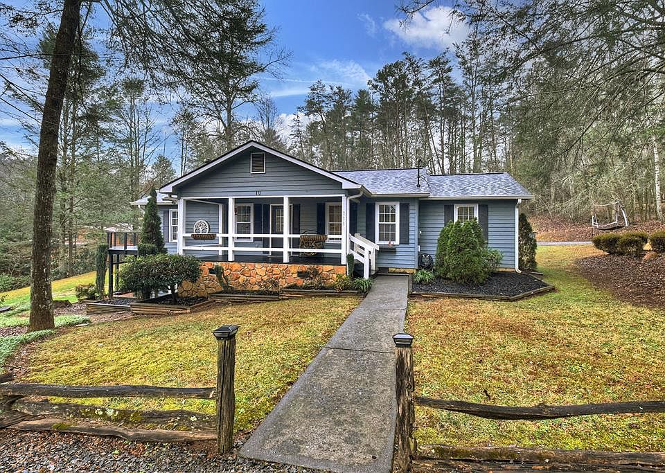 1st image of 111 Laurel Xing