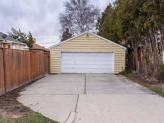 5th image of 2045 E White Cir
