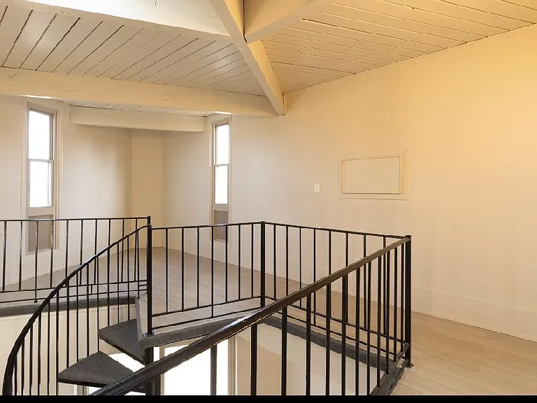 4301 Harriet St — Photo 9