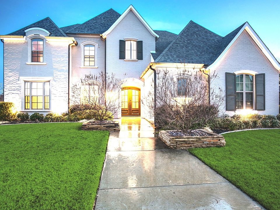 1st image of 1422 Hawthorne Ln