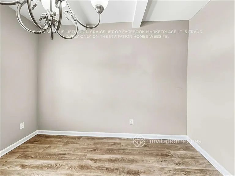 657 Armitage Way — Photo 10