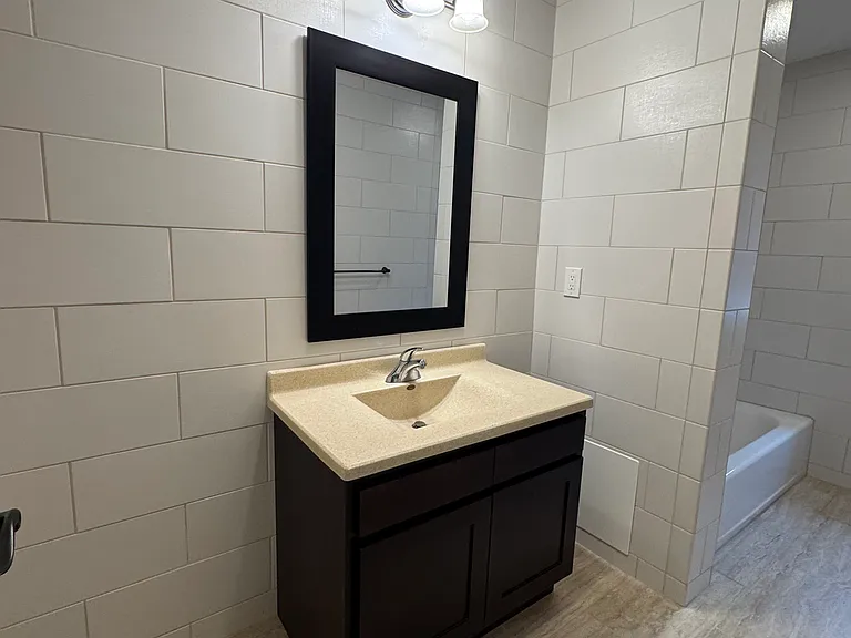1975 Wilson Ave #8 — Photo 22